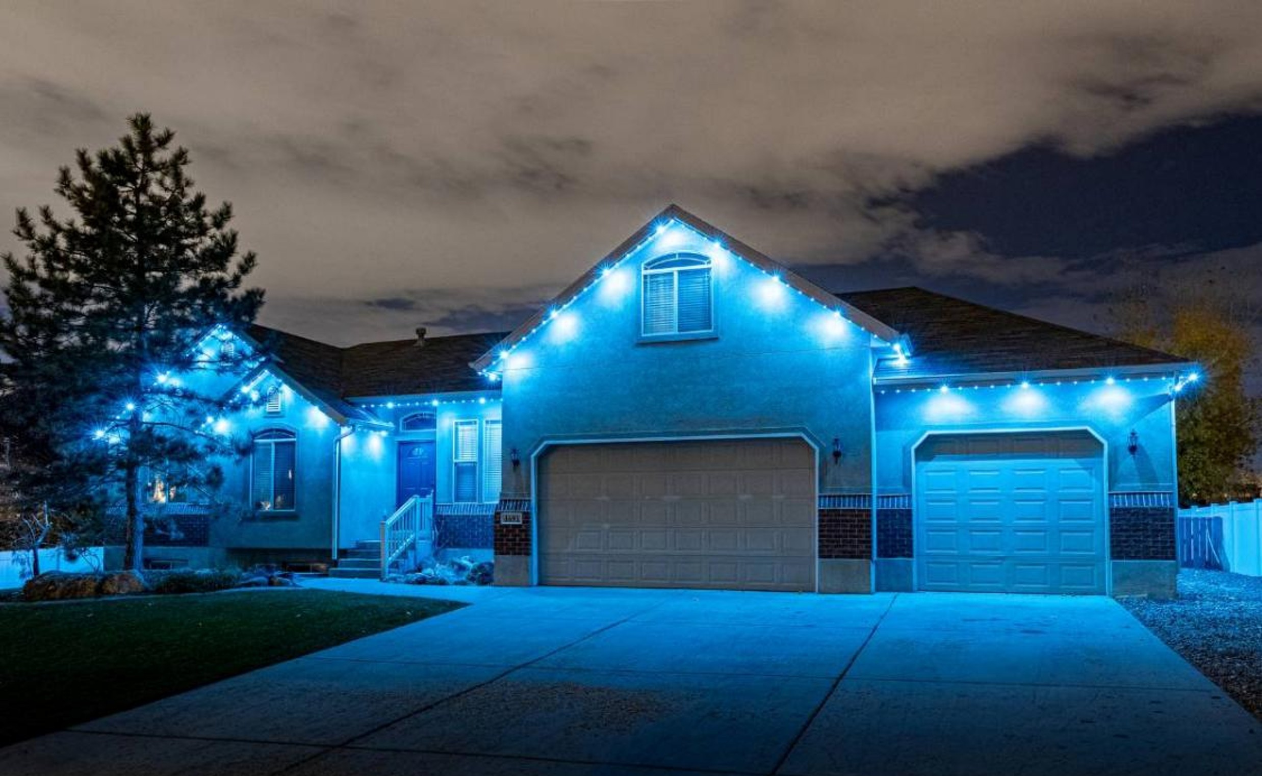 Father's Day roofline lighting