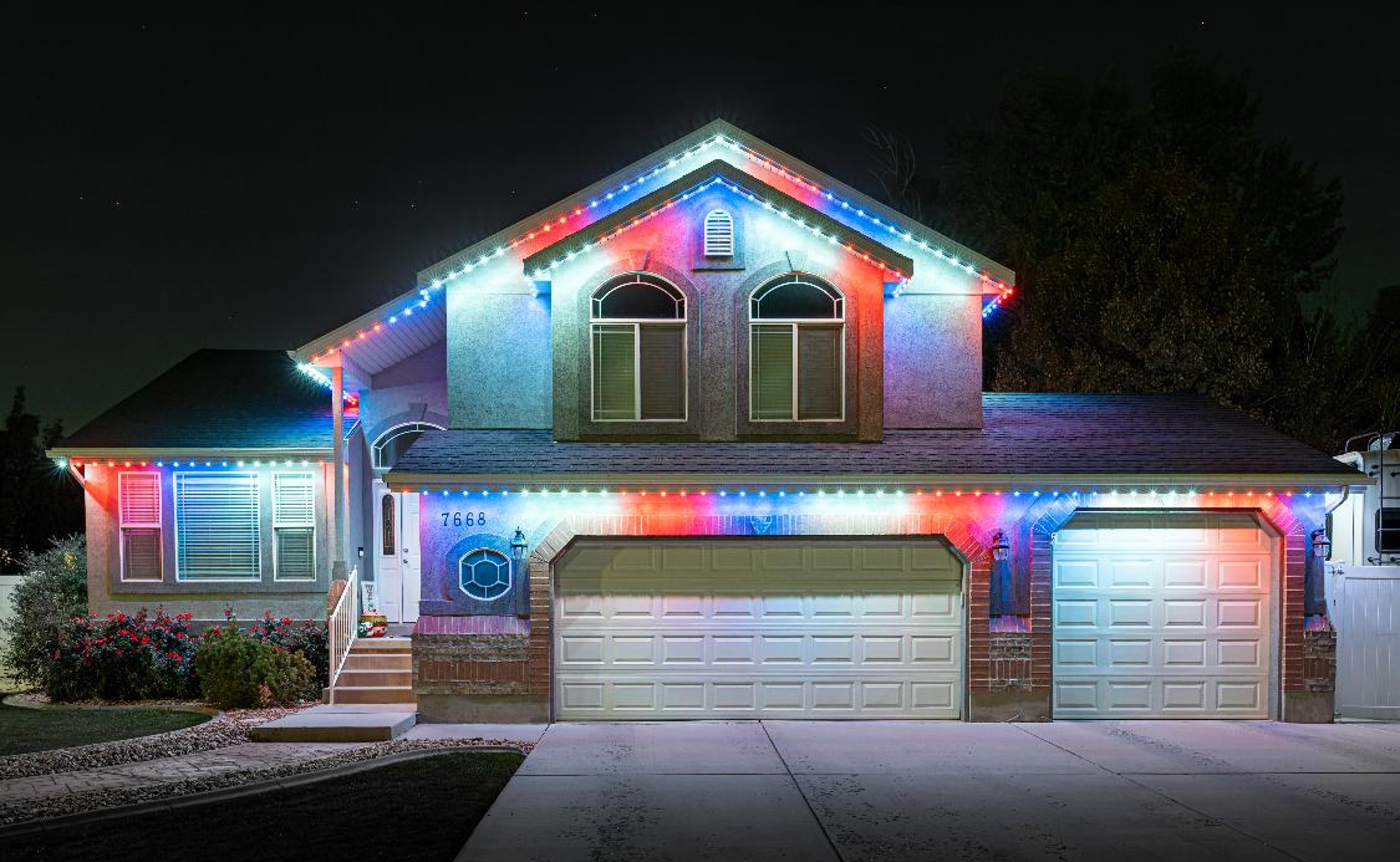 Independence Day roofline lighting