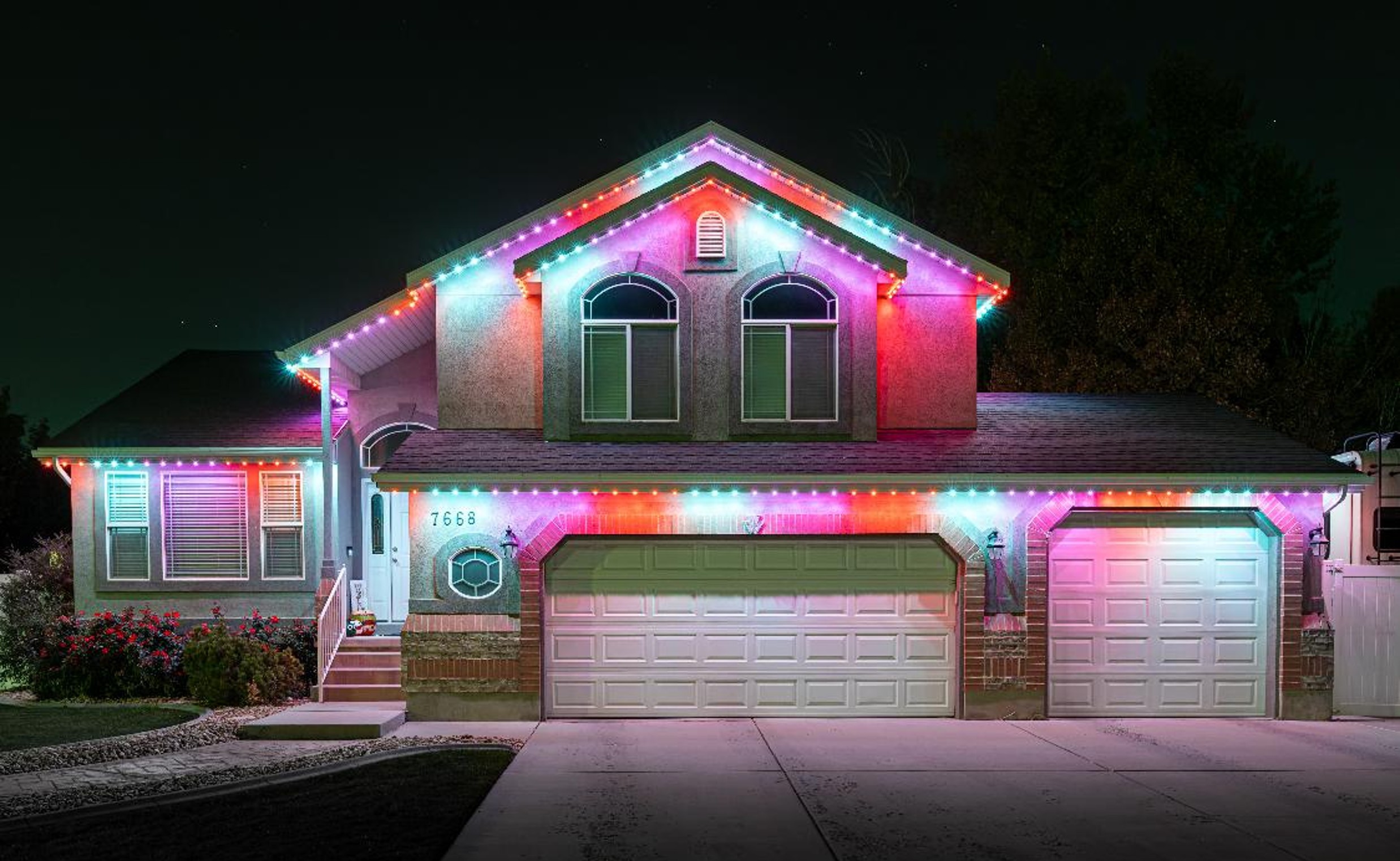 Mother's Day roofline lighting